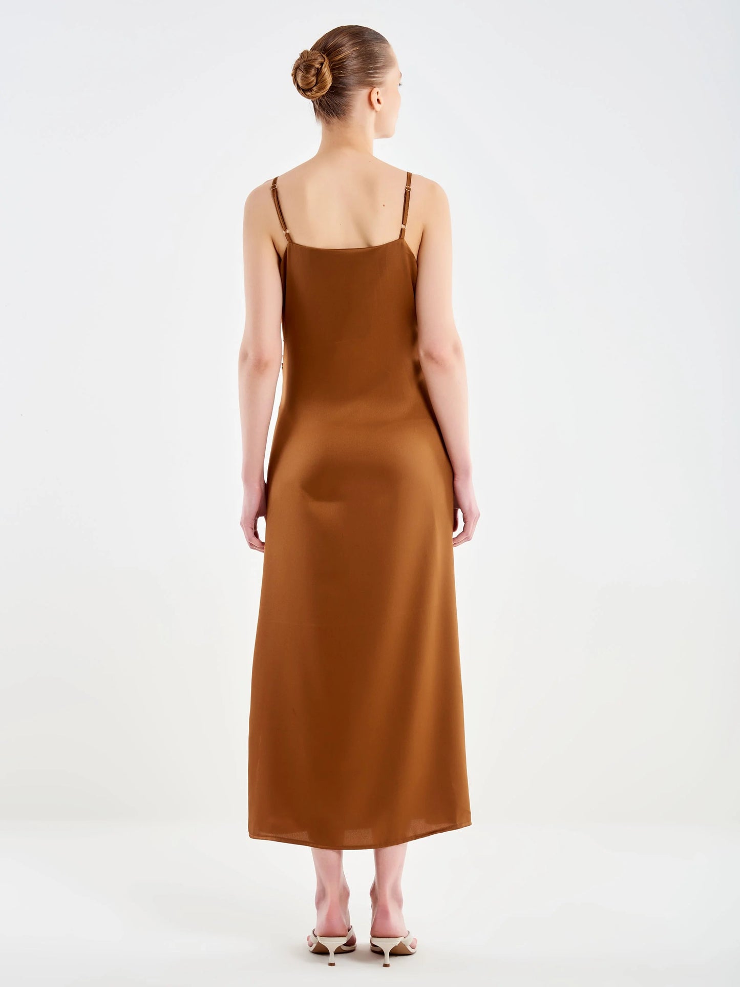 VICOLO ABITO LUNGO DRAPPEGGIO IN SATIN TAB2046 01 Vicolo