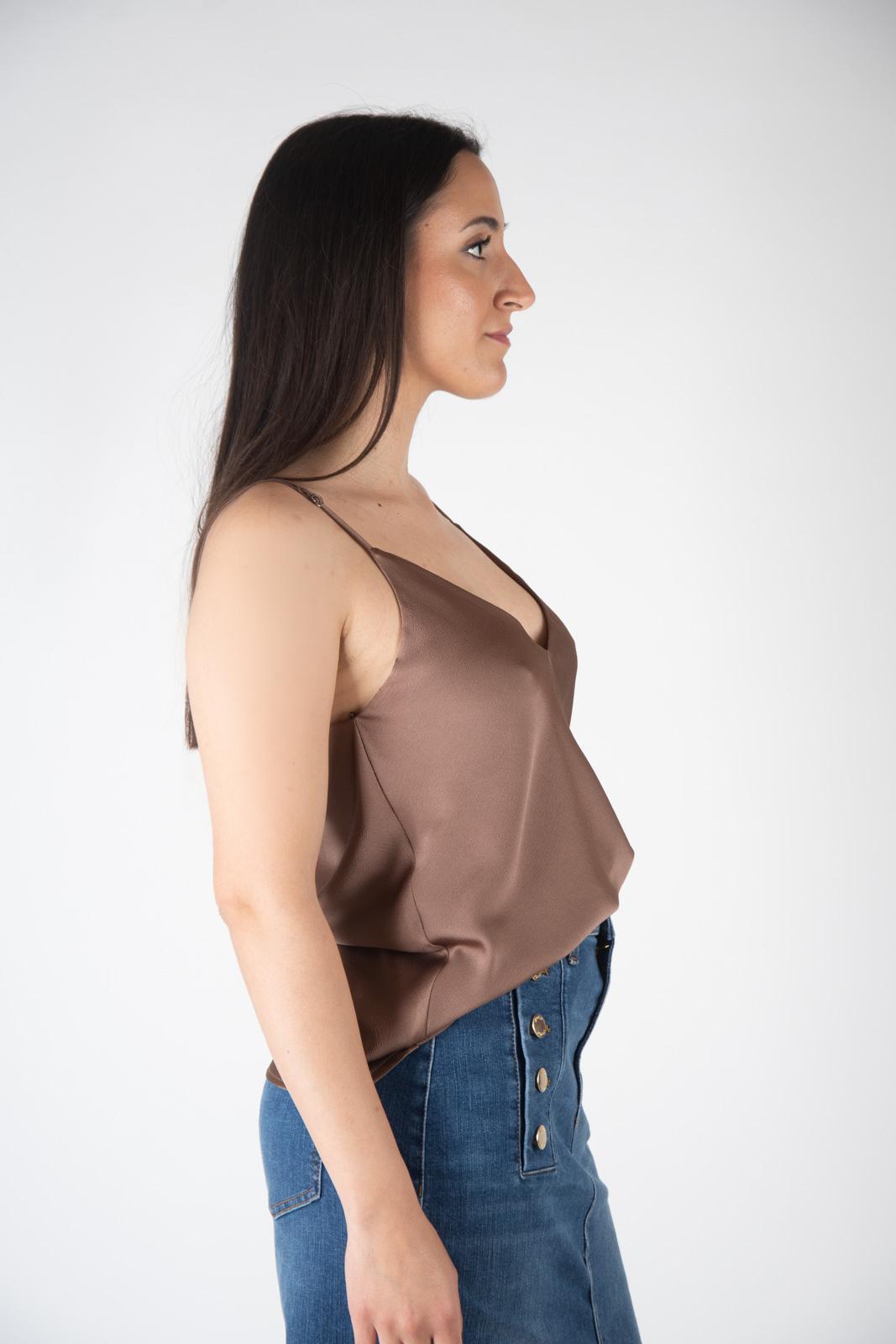 Vicolo Top in raso unito svasato TB0408 06 Vicolo