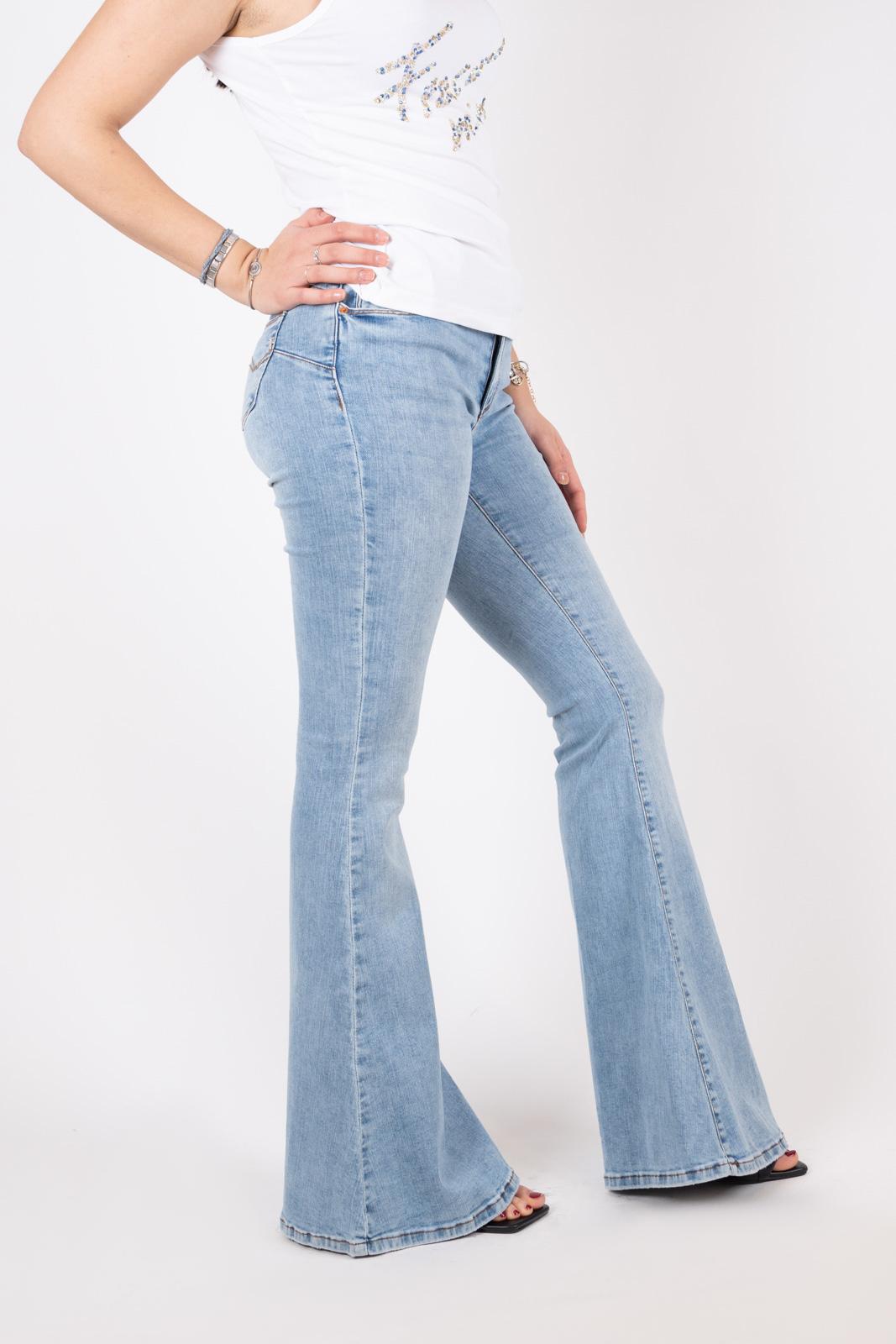 Fracomina pantalone in denim delavè zampa modello Bella Super Bootcut FP24SV8040D40193 062 Fracomina Jeans
