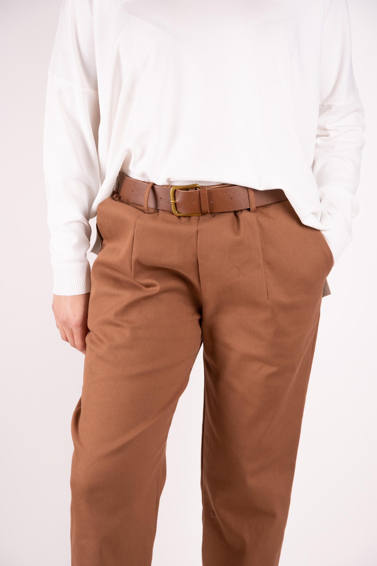 SusyMix Pantalone carrot con cintura 100C25 02 Susy Mix