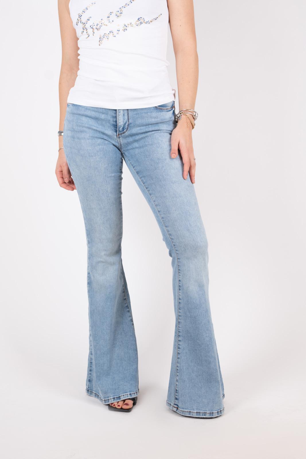 Fracomina pantalone in denim delavè zampa modello Bella Super Bootcut FP24SV8040D40193 062 Fracomina Jeans