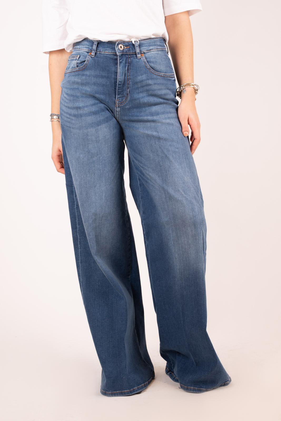Fracomina pantalone in demim Modello Eva Super Flare FP24SV3015D40402 349 Fracomina Jeans