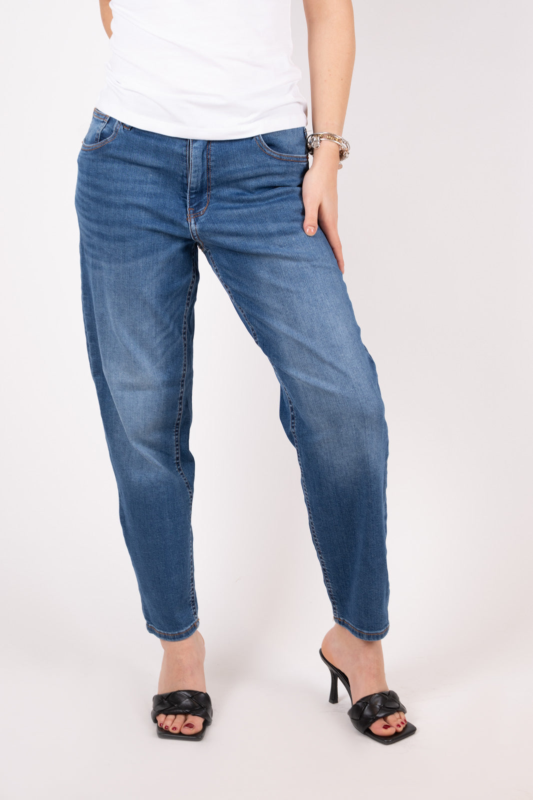 Fracomina pantalone denim mom fit modello vera FP24SVD005D40402 349 Fracomina Jeans 