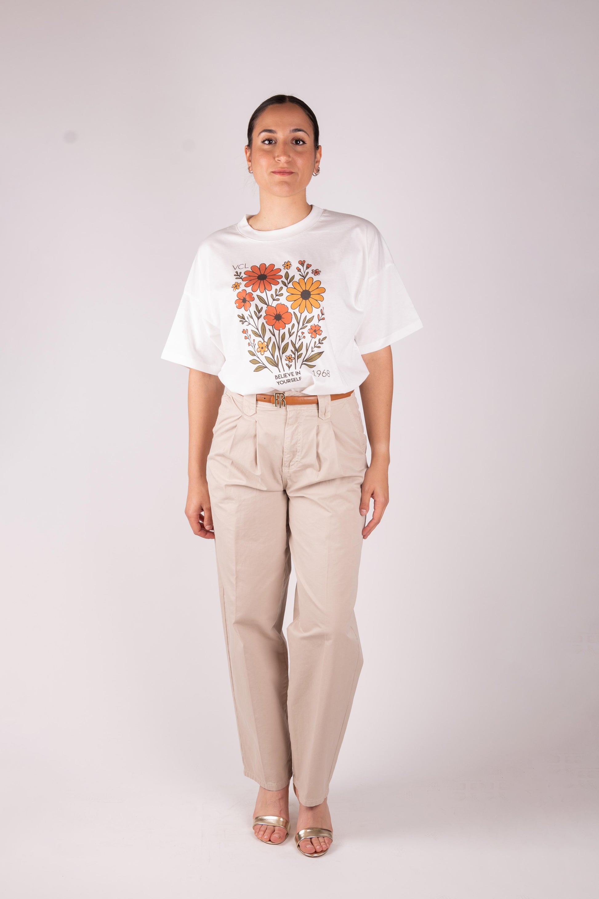 Vicolo T-Shirt Fiori e strass RD0880 01 Vicolo 