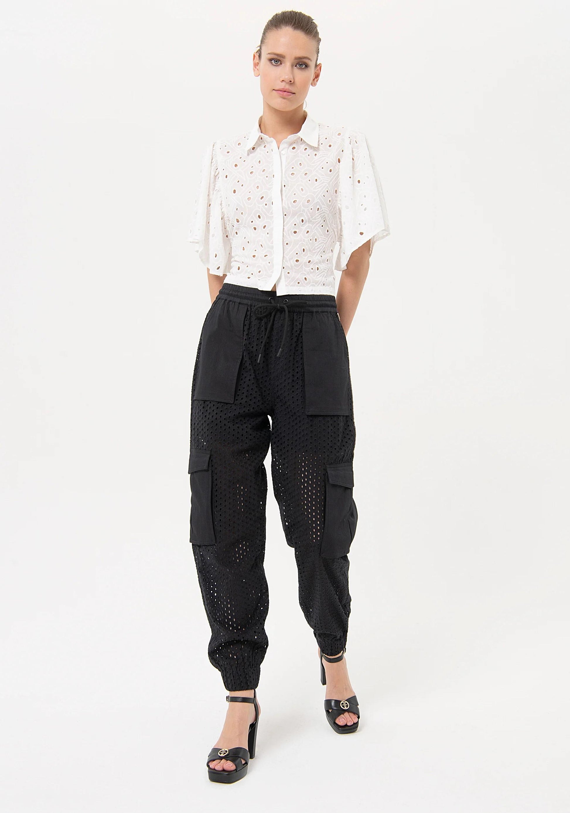 Fracomina pantalone cargo in pizzo San Gallo FJ24SVC001W40401 053 Fracomina Easy chic 
