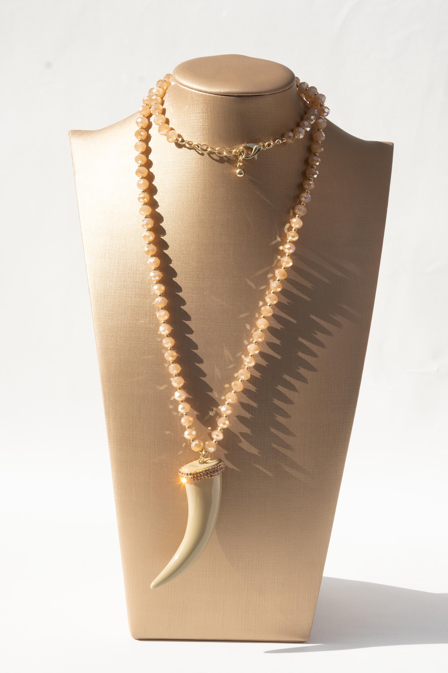 Chili dataìls Collana lunga con corno NK897901291153 02 Chili 