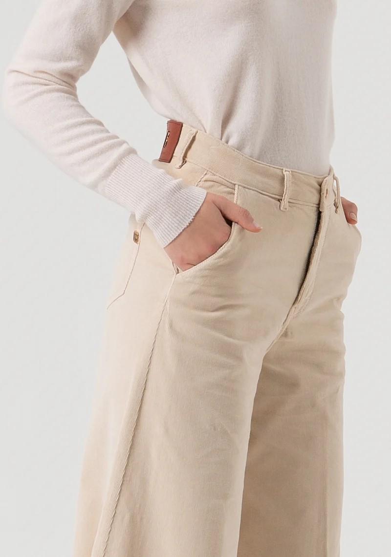 Fracomina Pantalone super flare in velluto 1000 righe FR25WV3014W56901 508 Fracomina Preview 